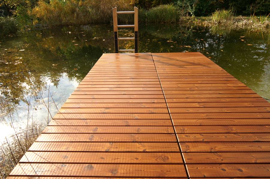 Holzterrasse als zweites Wohnzimmer im Freien